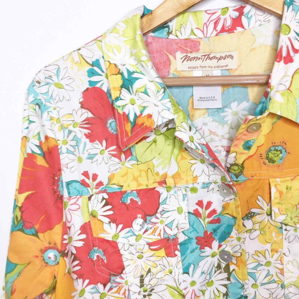 Norm Thompson floral jacket lightweight medium EUC - Picture 2 of 3